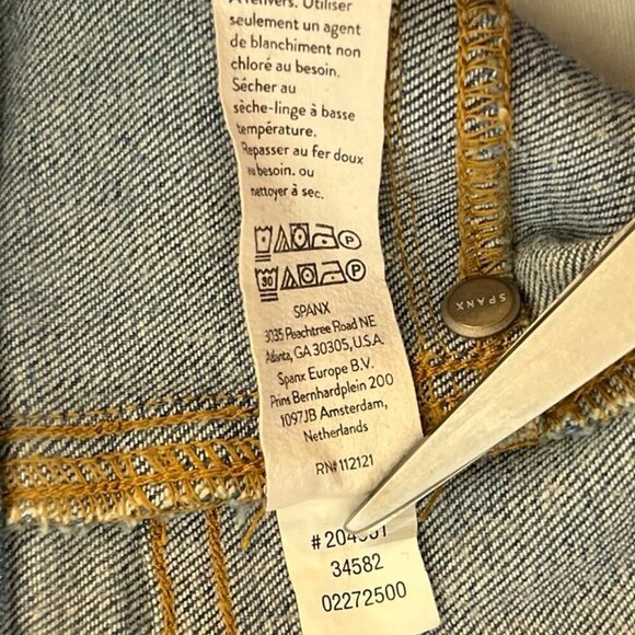 Spanx Woman's Blue Every Wear Flare Stretch Jeans Sz XLTall - Picture 8 of 9